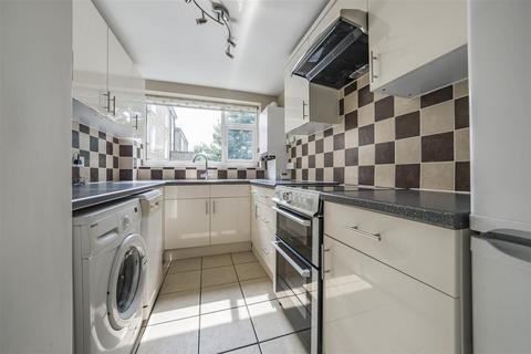 2 bedroom apartment for sale, Greystones, Twickenham