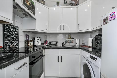 1 bedroom apartment for sale, Seaton Close, Twickenham