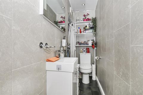 Flat 1, 1 Seaton Close, Twickenham, TW2 7AS