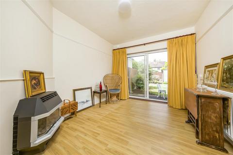 74 Devon Avenue, Twickenham, TW2 6PW