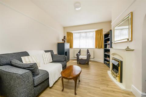 74 Devon Avenue, Twickenham, TW2 6PW
