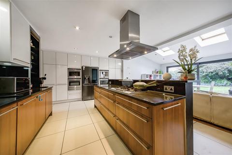 4 bedroom detached house for sale, London Road, Twickenham