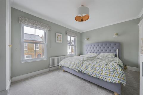 2 bedroom end of terrace house for sale, Warwick Road, Twickenham