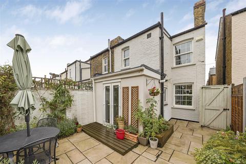 42 Warwick Road, Twickenham, TW2 6SW