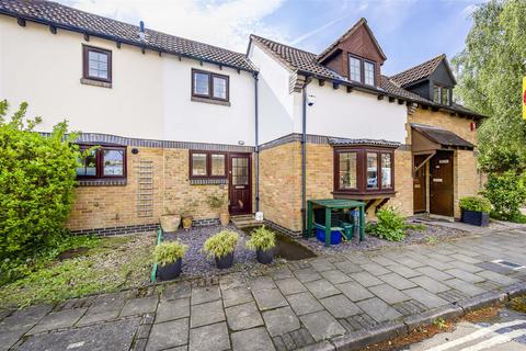 2 bedroom terraced house for sale, Colne Road, Twickenham