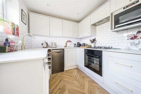 2 bedroom terraced house for sale, Colne Road, Twickenham