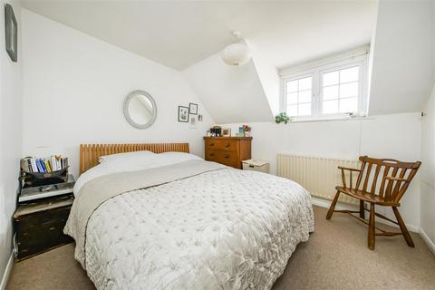 2 bedroom terraced house for sale, Colne Road, Twickenham