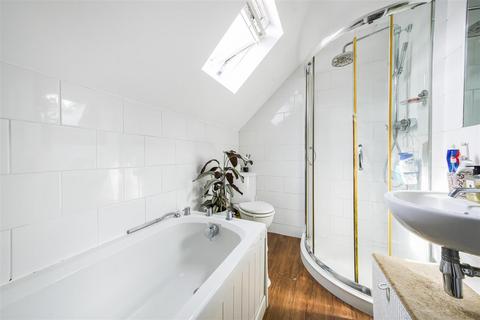 177 Colne Road, Twickenham, TW2 6RA