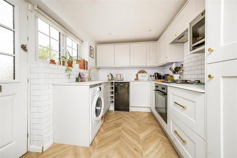 177 Colne Road, Twickenham, TW2 6RA