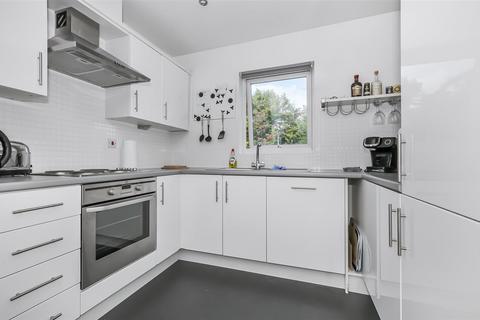 2 bedroom apartment for sale, Langhorn Drive, Twickenham