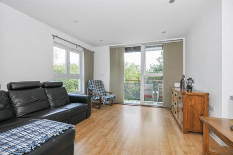 2 bedroom apartment for sale, Langhorn Drive, Twickenham