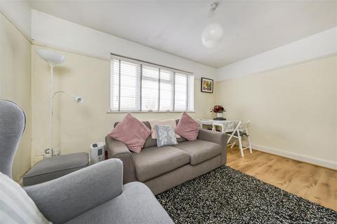 2 bedroom apartment for sale, Manor Court, Twickenham