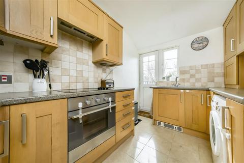 2 bedroom apartment for sale, Manor Court, Twickenham