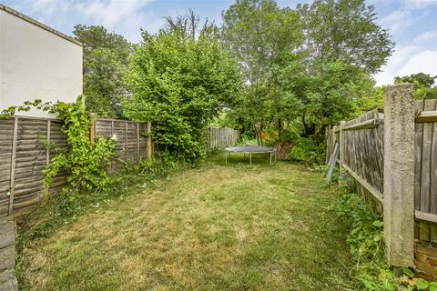 58 Beech Way, Twickenham, TW2 5JS