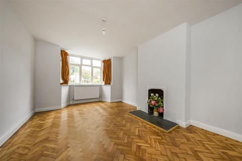 58 Beech Way, Twickenham, TW2 5JS