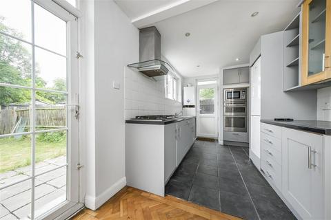 58 Beech Way, Twickenham, TW2 5JS
