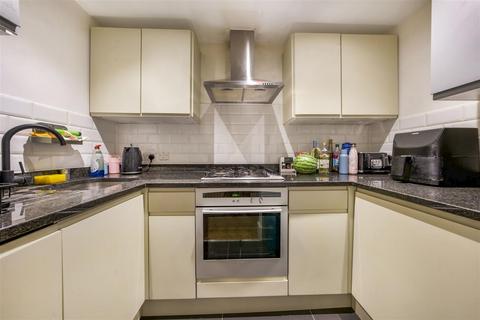 1 bedroom apartment for sale, Hampton Road, Twickenham