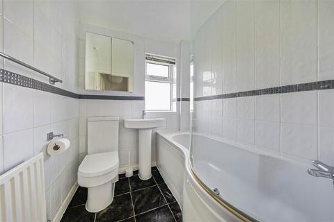 14 Gostling Road, Twickenham, TW2 6ER
