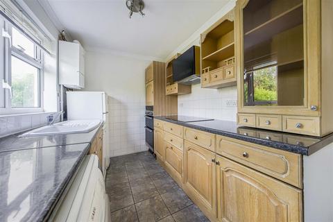 14 Gostling Road, Twickenham, TW2 6ER