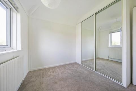 14 Gostling Road, Twickenham, TW2 6ER