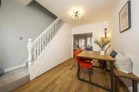 2 bedroom terraced house for sale, Chestnut Road, Twickenham