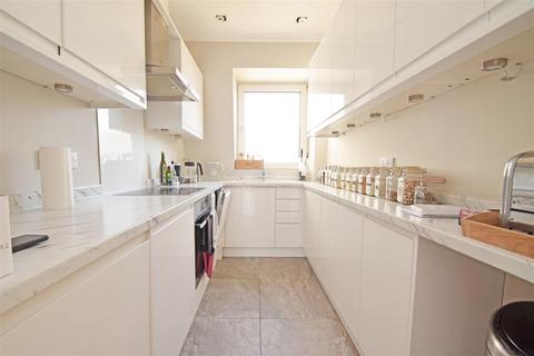 2 bedroom apartment to rent, Richmond Road, East Twickenham