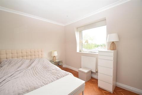 2 bedroom apartment to rent, Richmond Road, East Twickenham