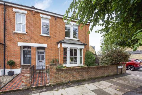 4 bedroom end of terrace house for sale, Priory Road, Hampton