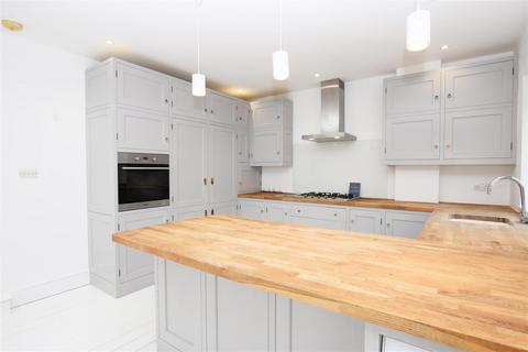 63 Priory Road, Hampton, TW12 2PG