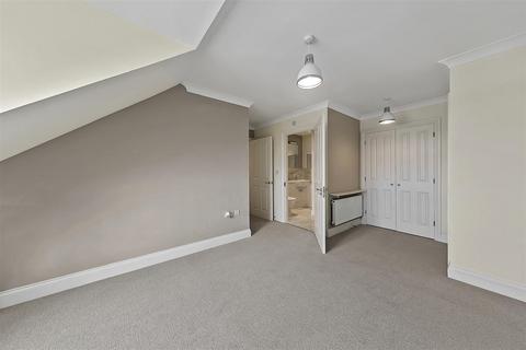 2 bedroom apartment for sale, High Street, Hampton Hill