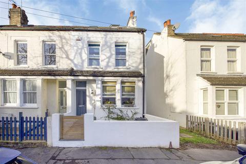 44 Malvern Road, Hampton, TW12 2LN
