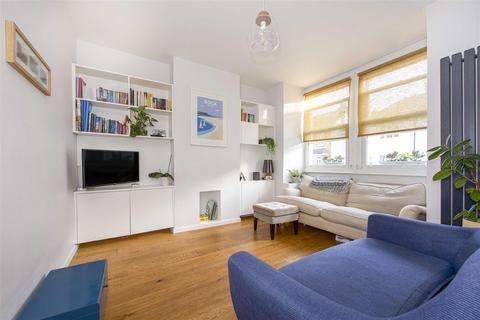44 Malvern Road, Hampton, TW12 2LN