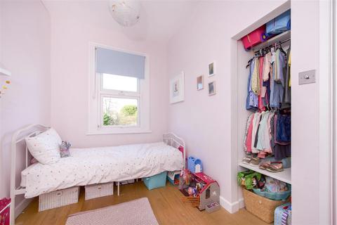 44 Malvern Road, Hampton, TW12 2LN