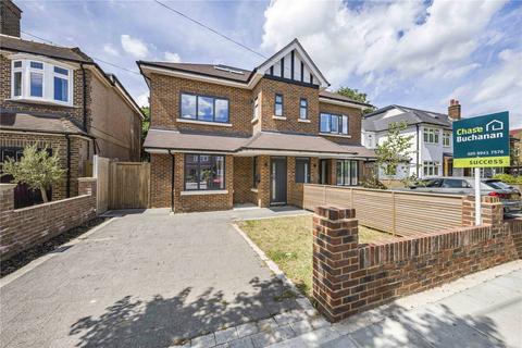 86b Ormond Drive, Hampton, TW12 2TN