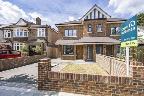 86b Ormond Drive, Hampton, TW12 2TN