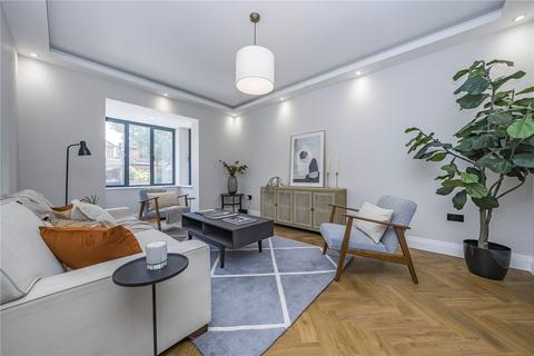86b Ormond Drive, Hampton, TW12 2TN
