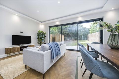 86b Ormond Drive, Hampton, TW12 2TN