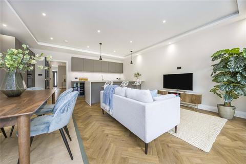 86b Ormond Drive, Hampton, TW12 2TN