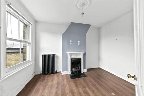 84 Queens Road, Feltham, TW13 5AR