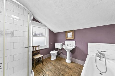 84 Queens Road, Feltham, TW13 5AR
