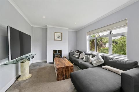 2 bedroom maisonette for sale, Wellington Gardens, Twickenham