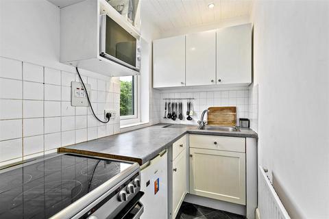 2 bedroom maisonette for sale, Wellington Gardens, Twickenham