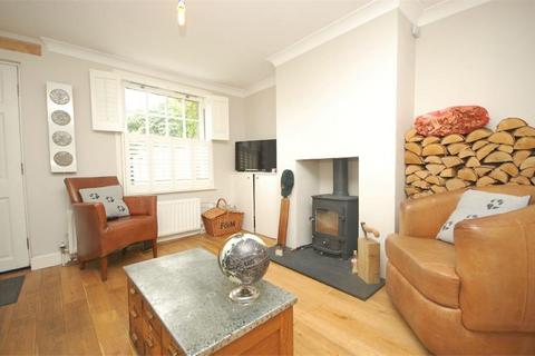 2 bedroom terraced house for sale, Uxbridge Road, Hampton Hill