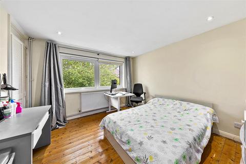 2 bedroom maisonette for sale, Percy Road, Hampton