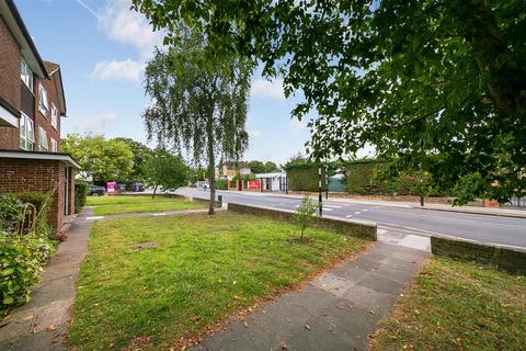 49a Percy Road, Hampton, TW12 2LD