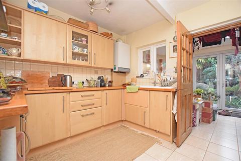 18 New Road, Hanworth, Feltham, TW13 6TQ
