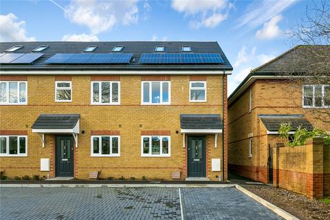 4 bedroom end of terrace house for sale, Brooklands Place, Hampton