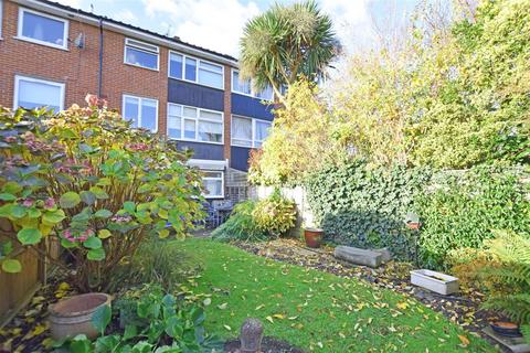 4 bedroom terraced house for sale, Chestnut Avenue, Hampton