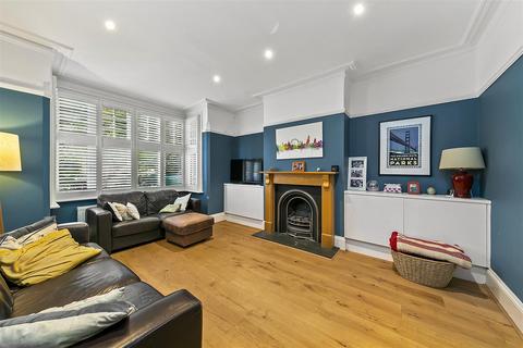 19 Broad Lane, Hampton, TW12 3AL