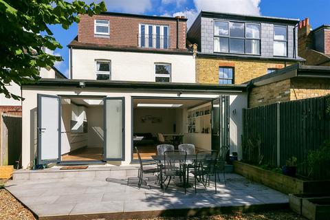 19 Broad Lane, Hampton, TW12 3AL